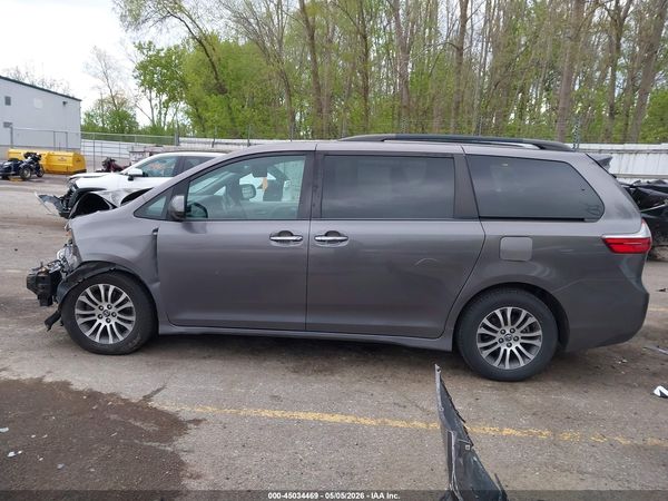 2019 TOYOTA SIENNA XLE 8 PASSENGER