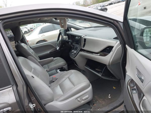 2019 TOYOTA SIENNA XLE 8 PASSENGER