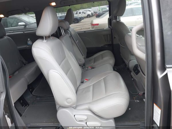 2019 TOYOTA SIENNA XLE 8 PASSENGER