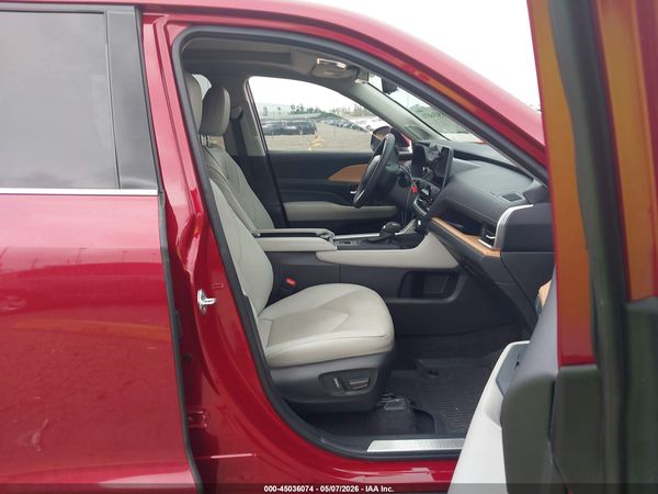 2024 TOYOTA GRAND HIGHLANDER PLATINUM