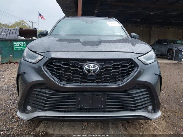 2022 TOYOTA HIGHLANDER XSE
