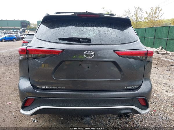 2022 TOYOTA HIGHLANDER XSE