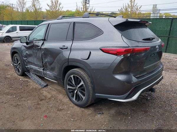 2022 TOYOTA HIGHLANDER XSE