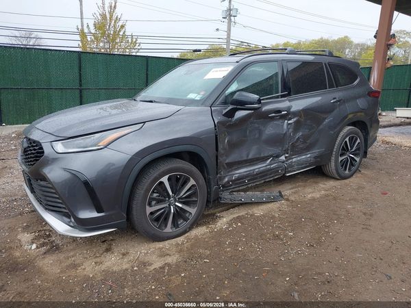 2022 TOYOTA HIGHLANDER XSE