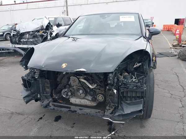 2019 PORSCHE CAYENNE