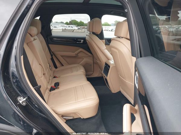 2019 PORSCHE CAYENNE