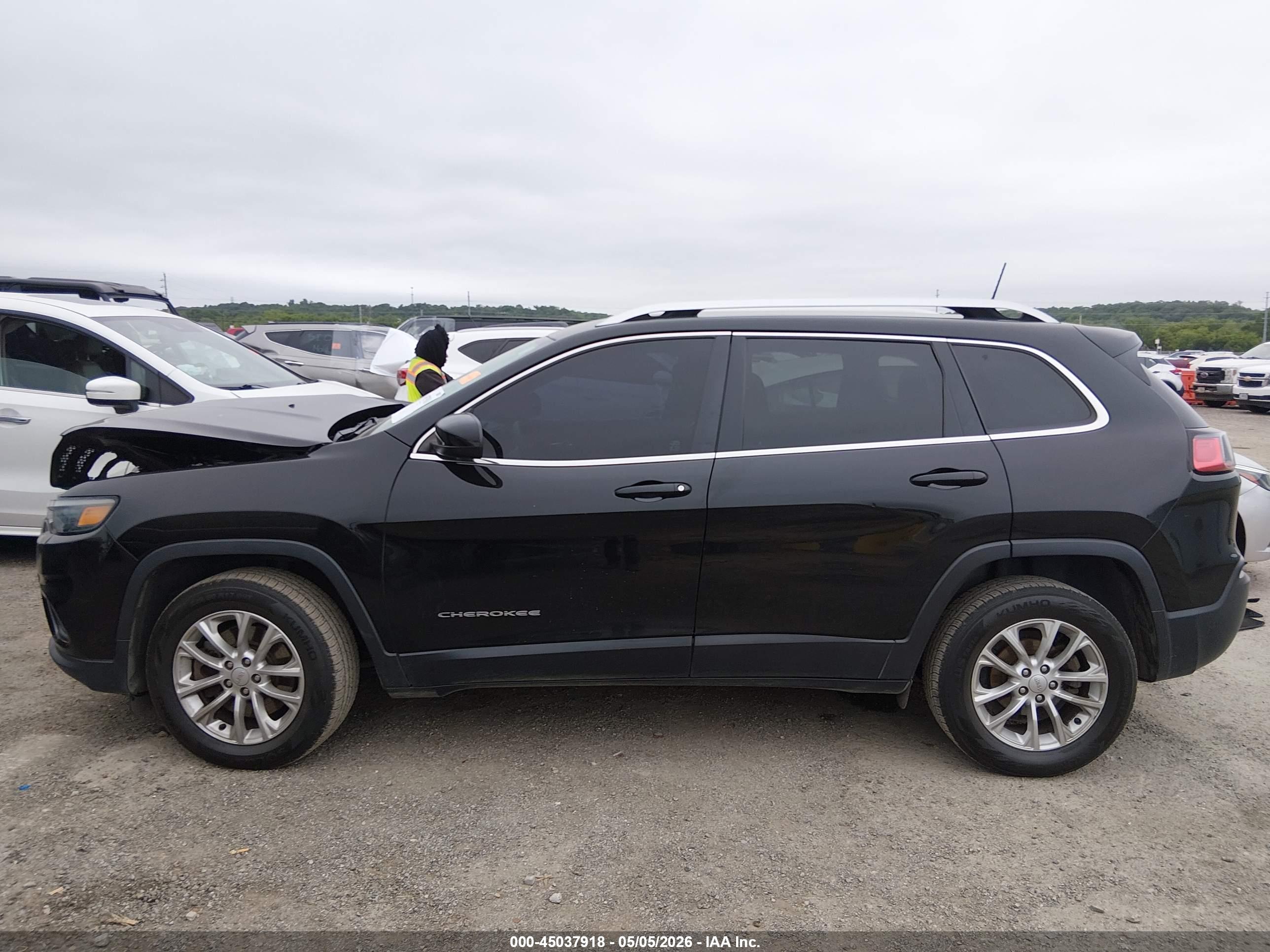 2019 JEEP CHEROKEE LATITUDE FWD