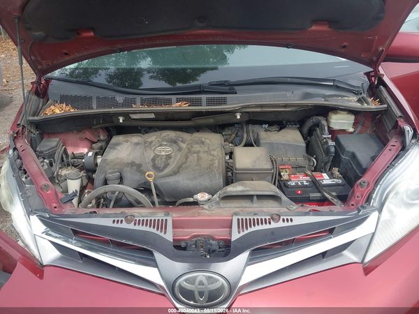 2019 TOYOTA SIENNA XLE 8 PASSENGER
