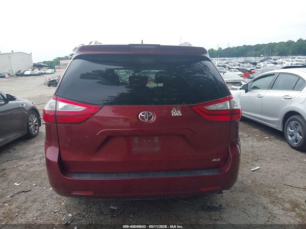 2019 TOYOTA SIENNA XLE 8 PASSENGER
