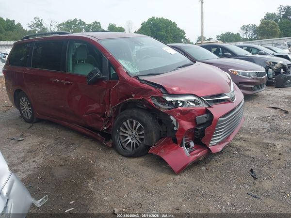 2019 TOYOTA SIENNA XLE 8 PASSENGER