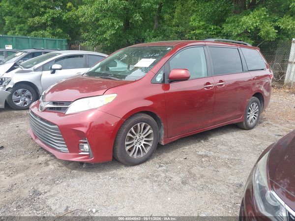 2019 TOYOTA SIENNA XLE 8 PASSENGER
