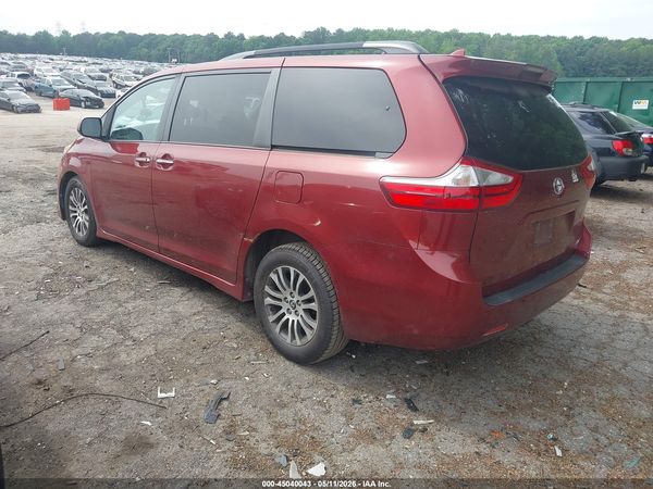2019 TOYOTA SIENNA XLE 8 PASSENGER