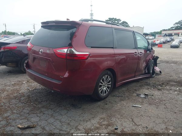 2019 TOYOTA SIENNA XLE 8 PASSENGER