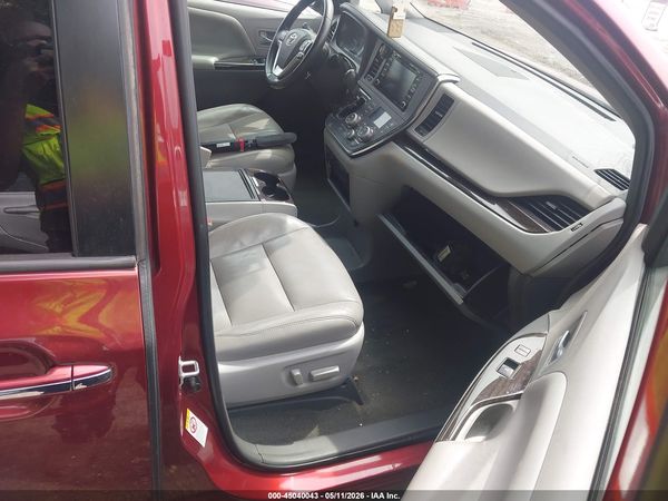 2019 TOYOTA SIENNA XLE 8 PASSENGER