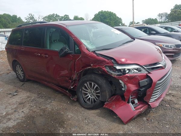 2019 TOYOTA SIENNA XLE 8 PASSENGER