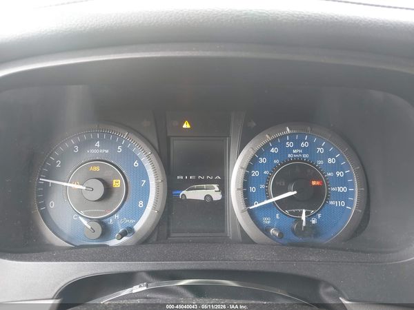 2019 TOYOTA SIENNA XLE 8 PASSENGER