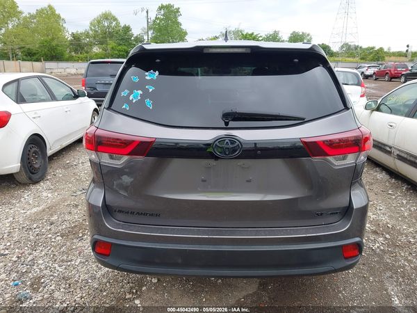 2019 TOYOTA HIGHLANDER SE