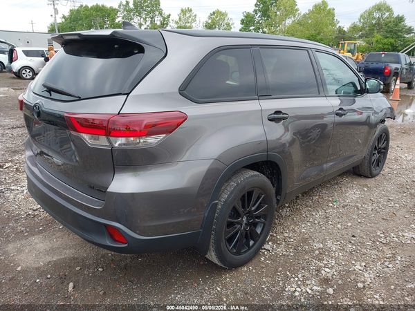 2019 TOYOTA HIGHLANDER SE