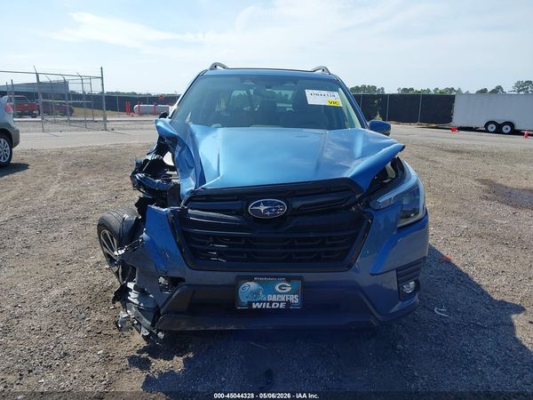 2024 SUBARU FORESTER LIMITED