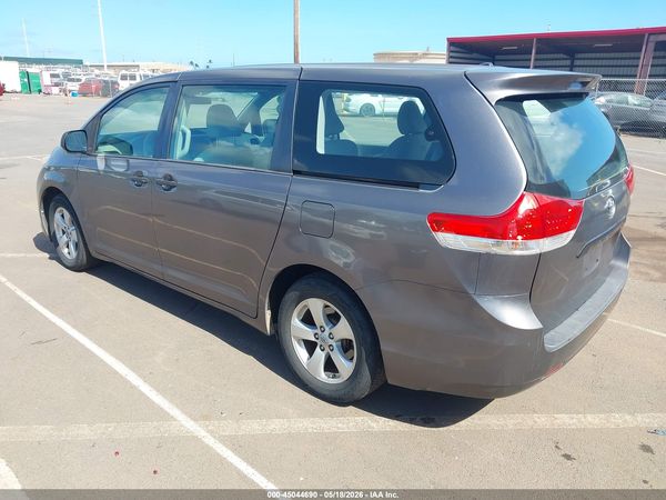 2012 TOYOTA SIENNA BASE V6 7 PASSENGER — I3