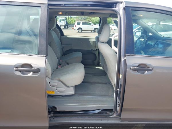 2012 TOYOTA SIENNA BASE V6 7 PASSENGER — I8