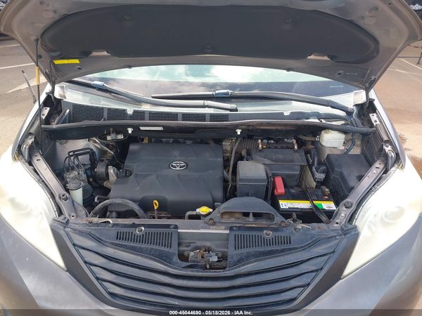2012 TOYOTA SIENNA BASE V6 7 PASSENGER — I10