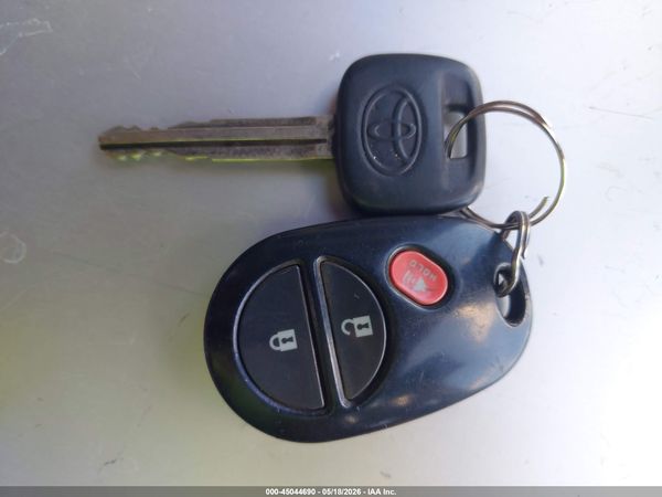 2012 TOYOTA SIENNA BASE V6 7 PASSENGER — I11