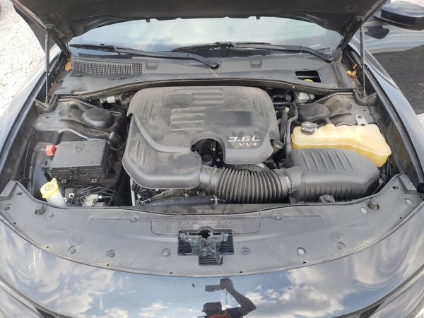 2016 DODGE CHARGER SXT