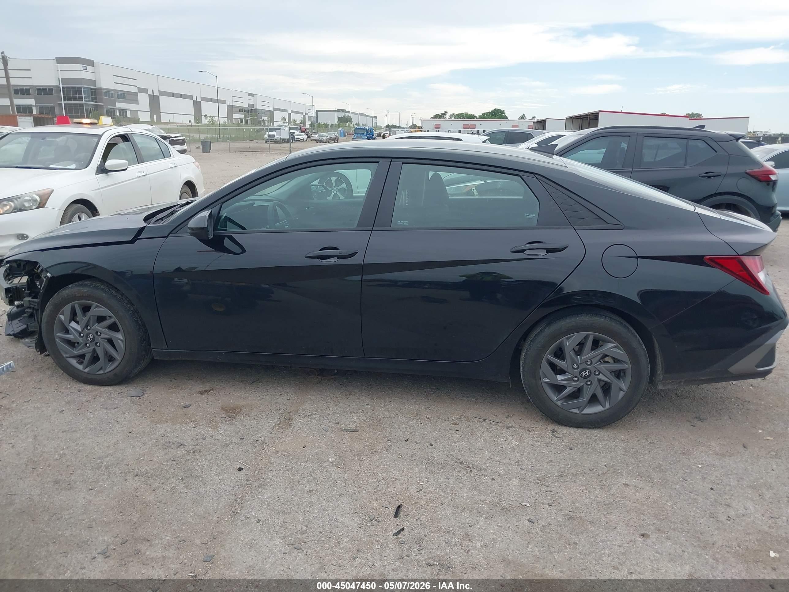 2024 HYUNDAI ELANTRA SEL