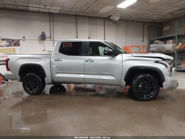 2025 TOYOTA TUNDRA SR5
