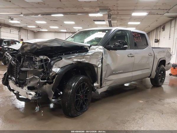 2025 TOYOTA TUNDRA SR5