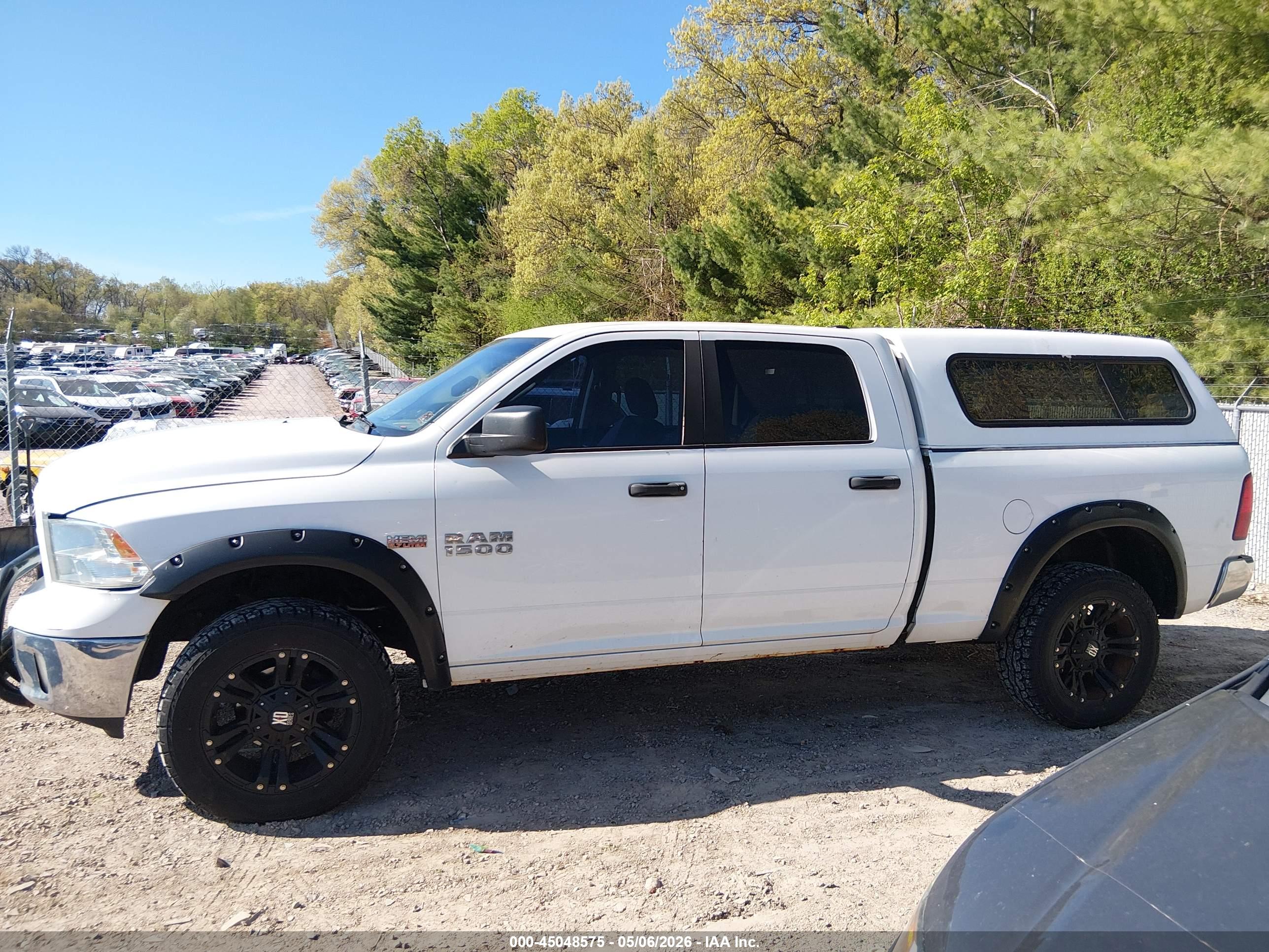 2016 RAM 1500 SLT