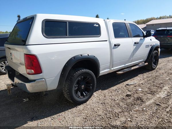 2016 RAM 1500 SLT