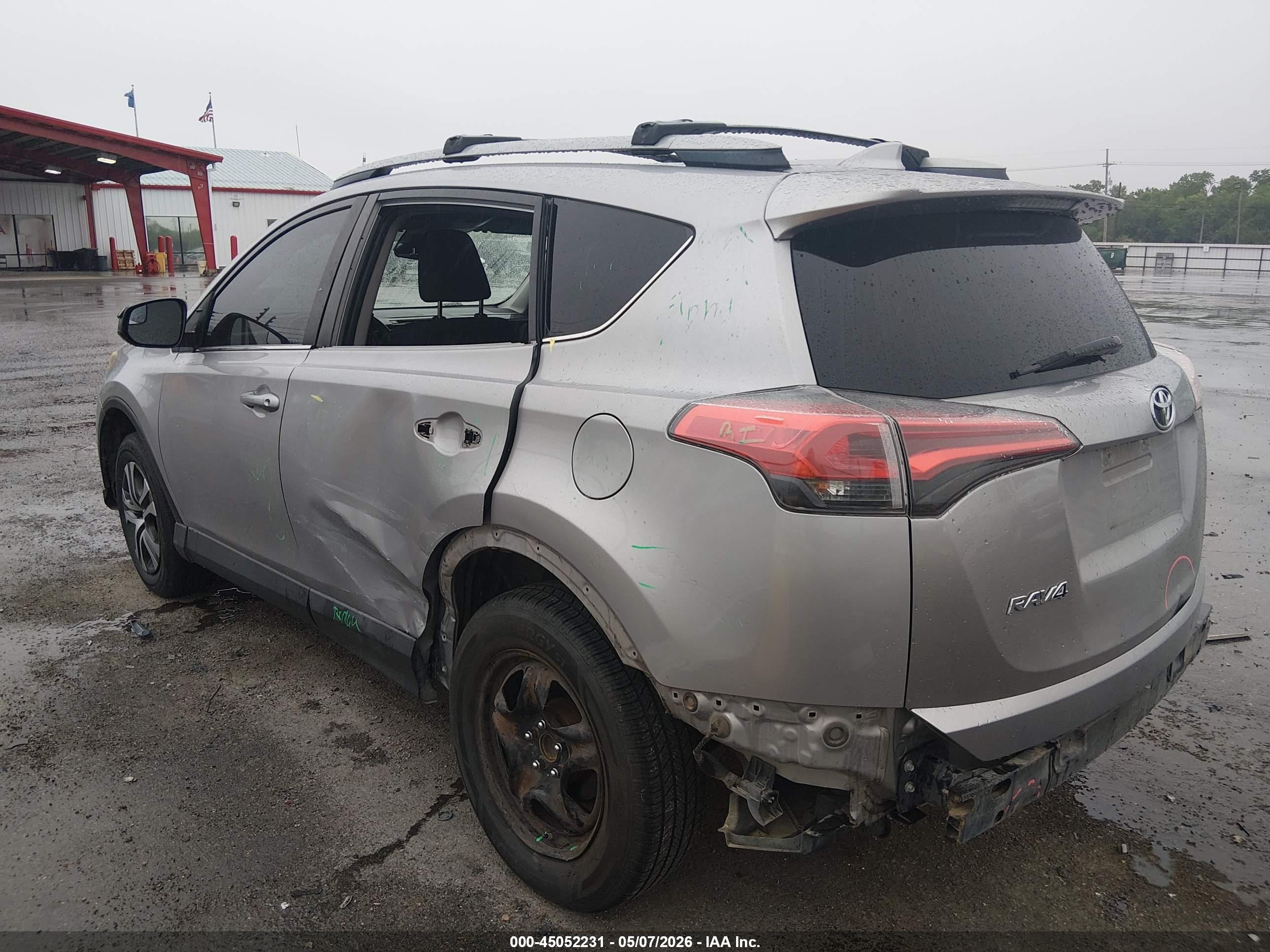 2017 TOYOTA RAV4 LE