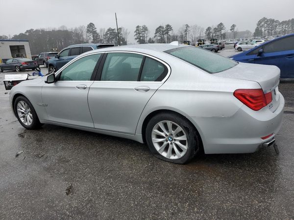 2012 BMW 750