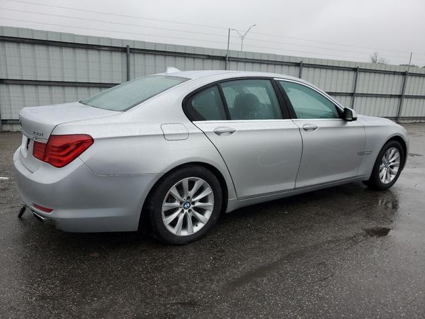2012 BMW 750
