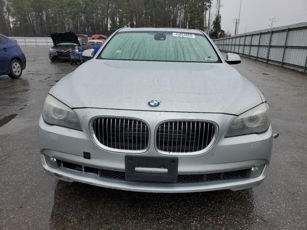 2012 BMW 750