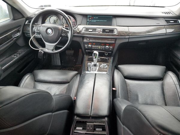2012 BMW 750