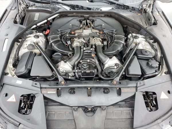 2012 BMW 750