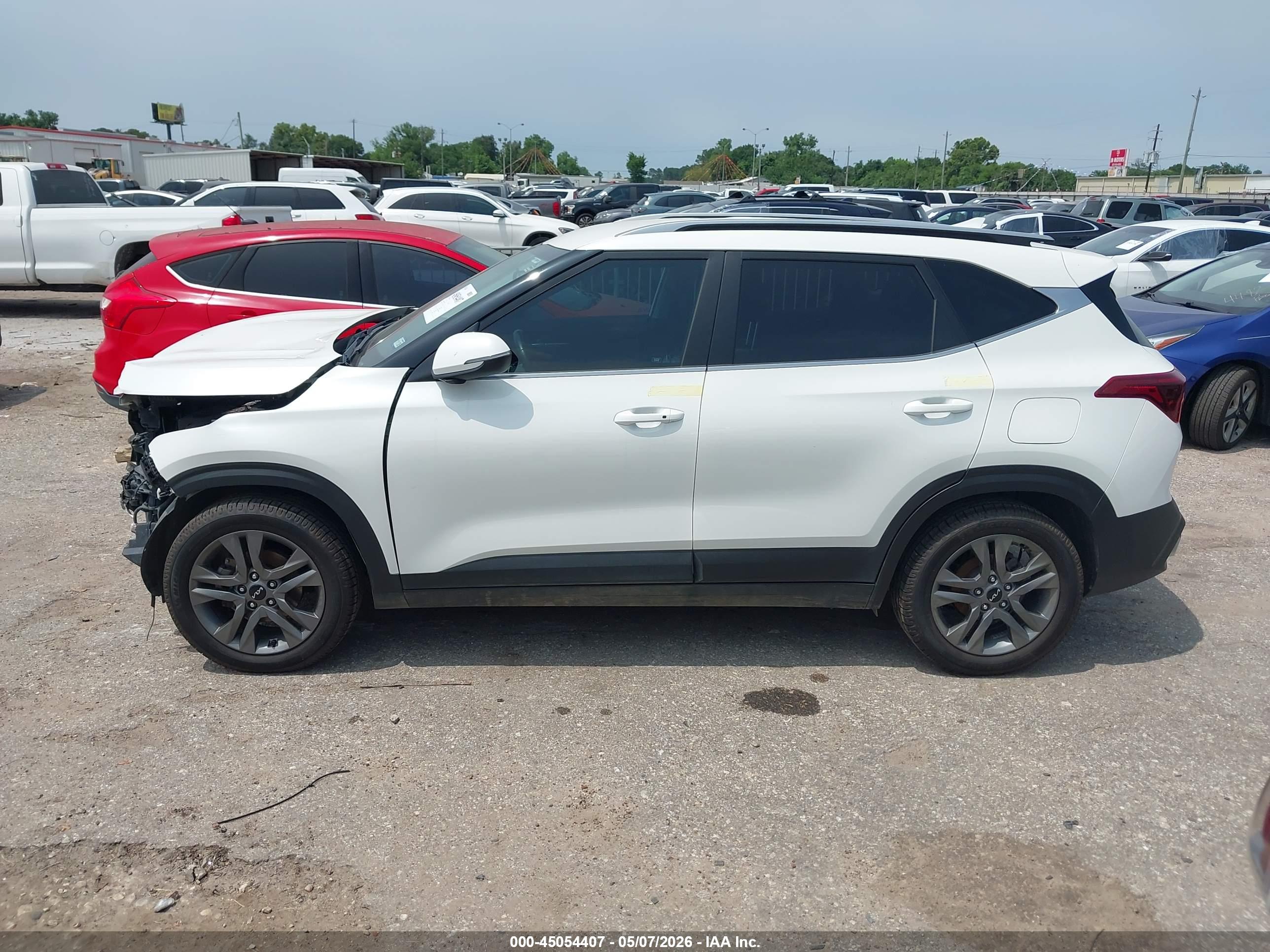 2023 KIA SELTOS S
