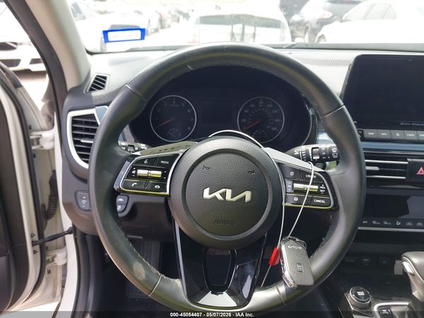 2023 KIA SELTOS S