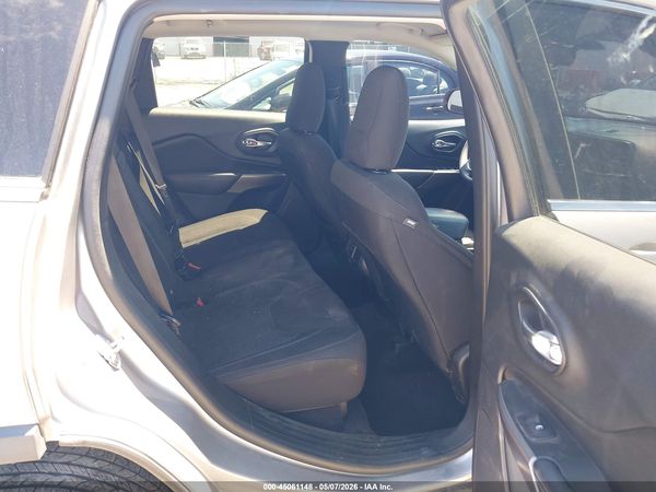 2019 JEEP CHEROKEE LATITUDE FWD