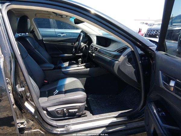2016 LEXUS GS 200T