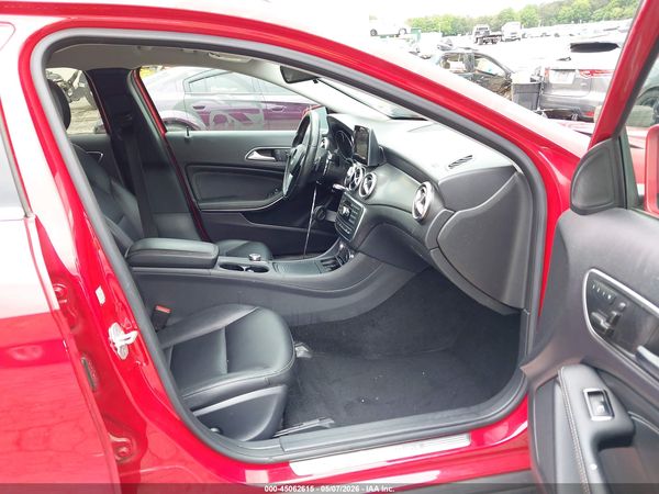 2015 MERCEDES-BENZ GLA 250 4MATIC