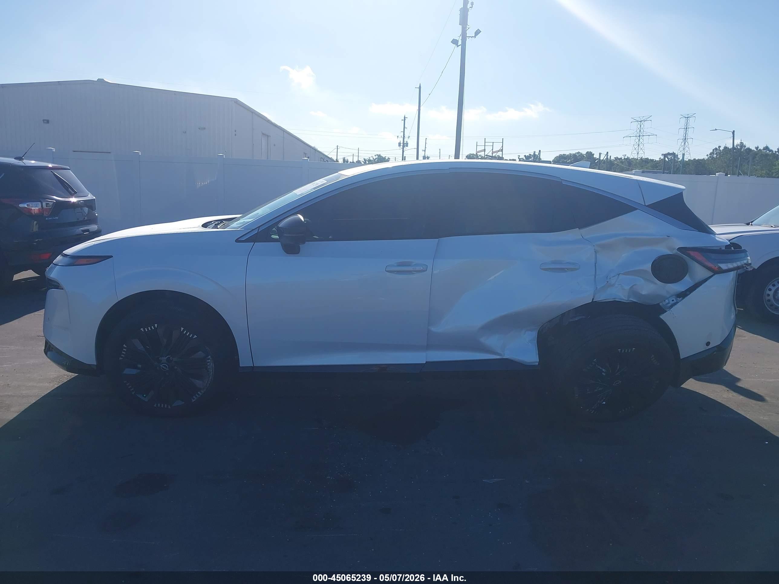 2025 NISSAN MURANO PLATINUM