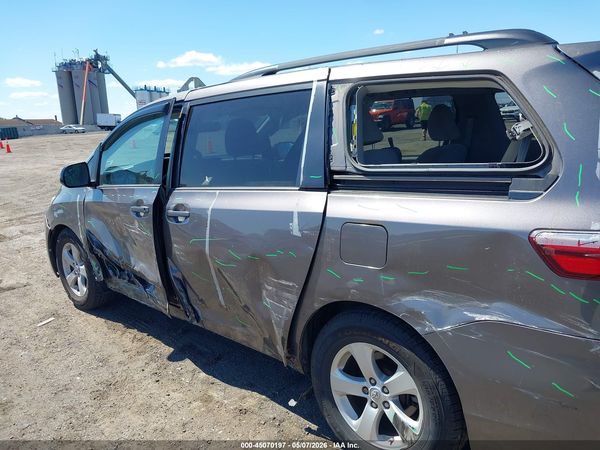 2015 TOYOTA SIENNA LE 8 PASSENGER