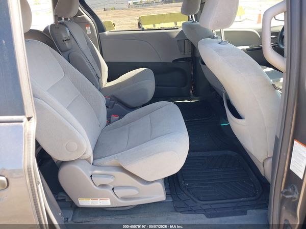 2015 TOYOTA SIENNA LE 8 PASSENGER