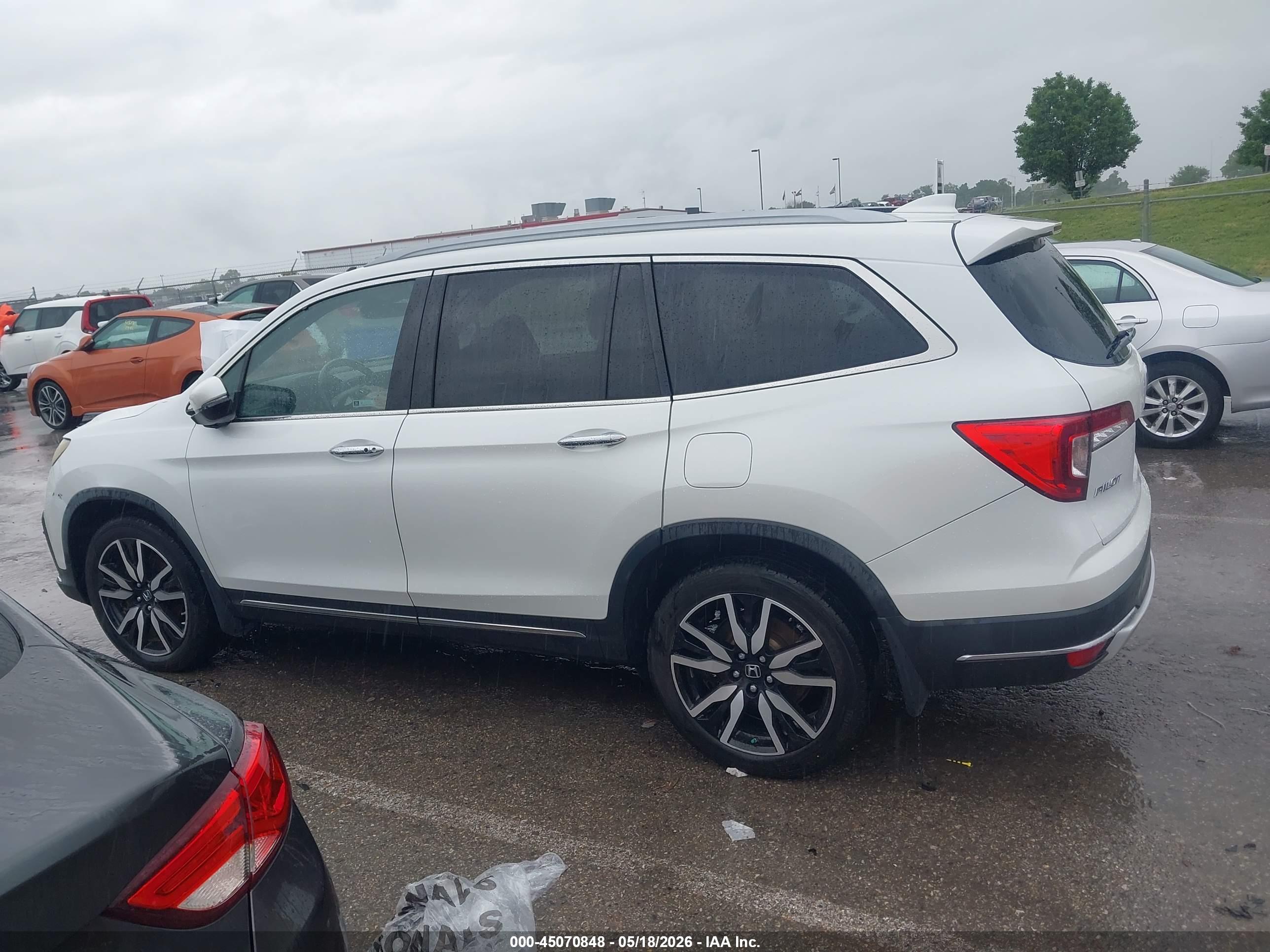 2020 HONDA PILOT AWD TOURING 7 PASSENGER