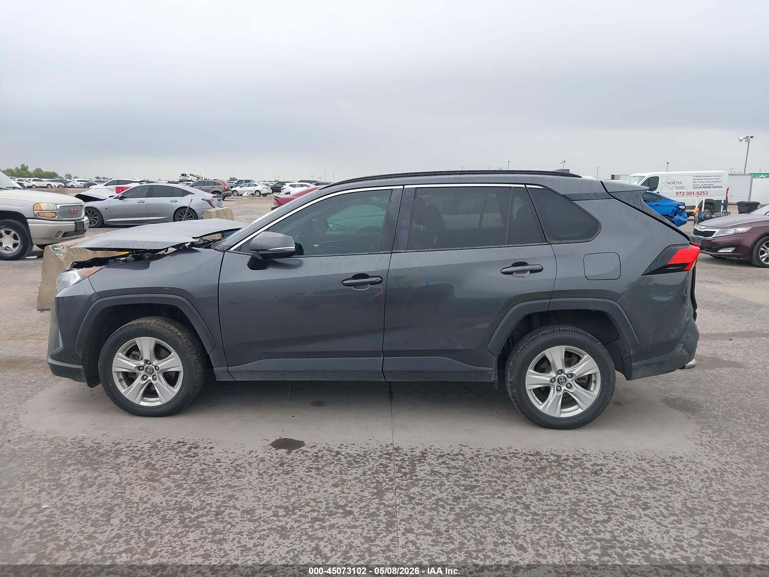 2020 TOYOTA RAV4 XLE