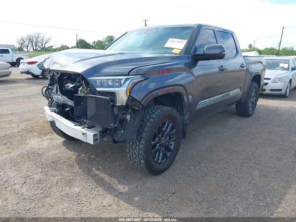 2025 TOYOTA TUNDRA PLATINUM